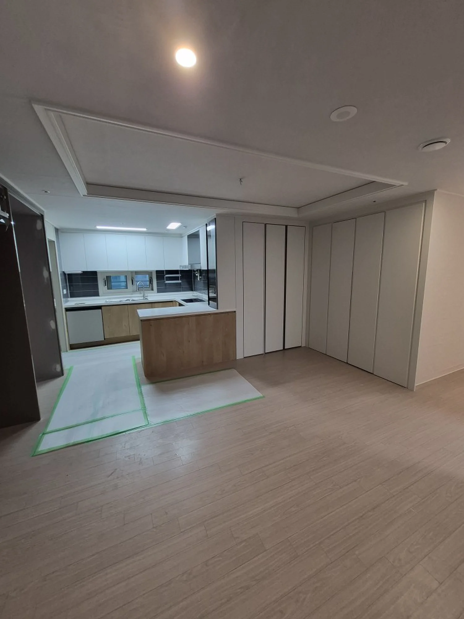 일산 덕양구 29평아파트 필름시공 실크도배 현장 사진
