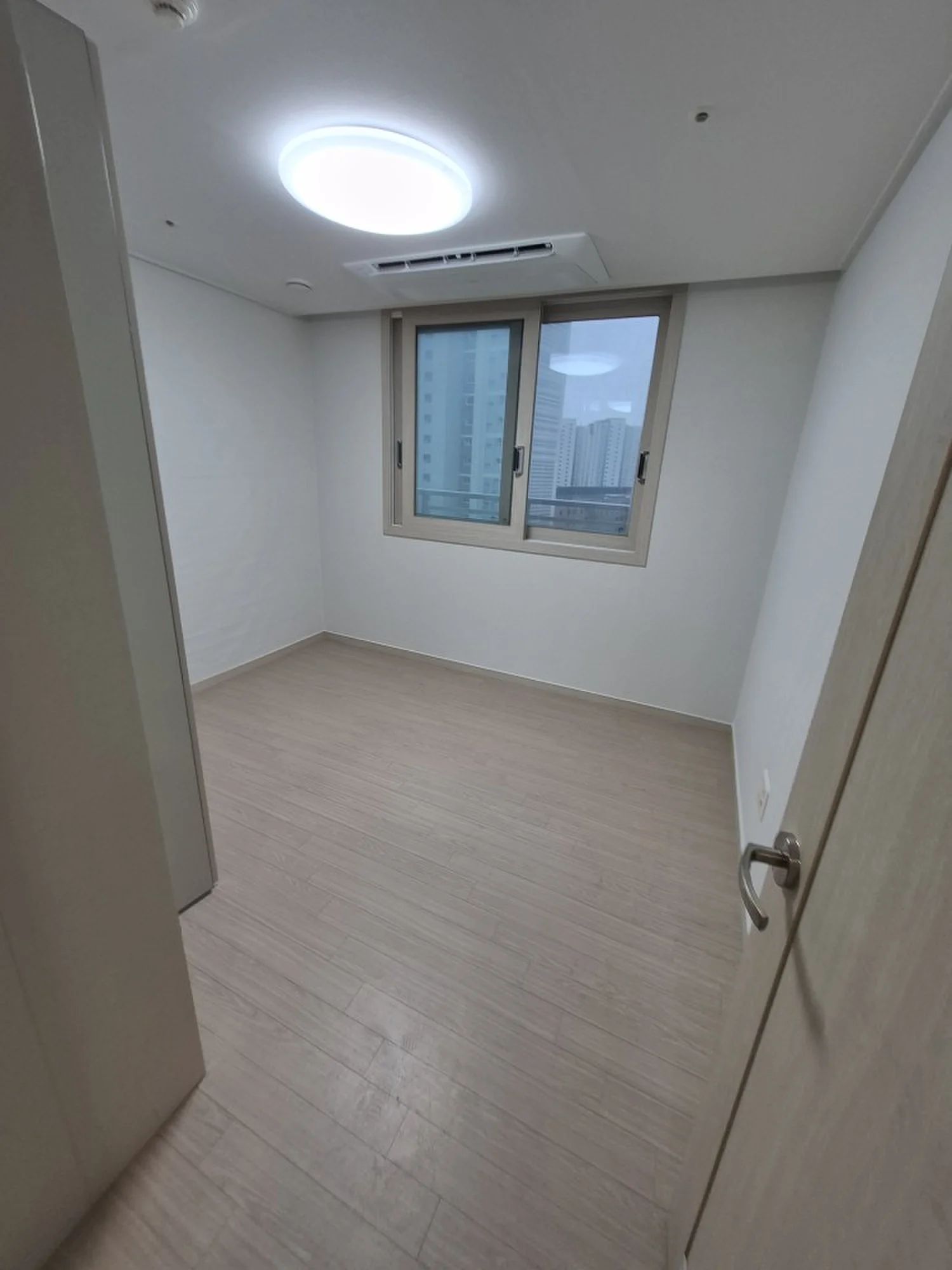 일산 덕양구 29평아파트 필름시공 실크도배 현장 사진