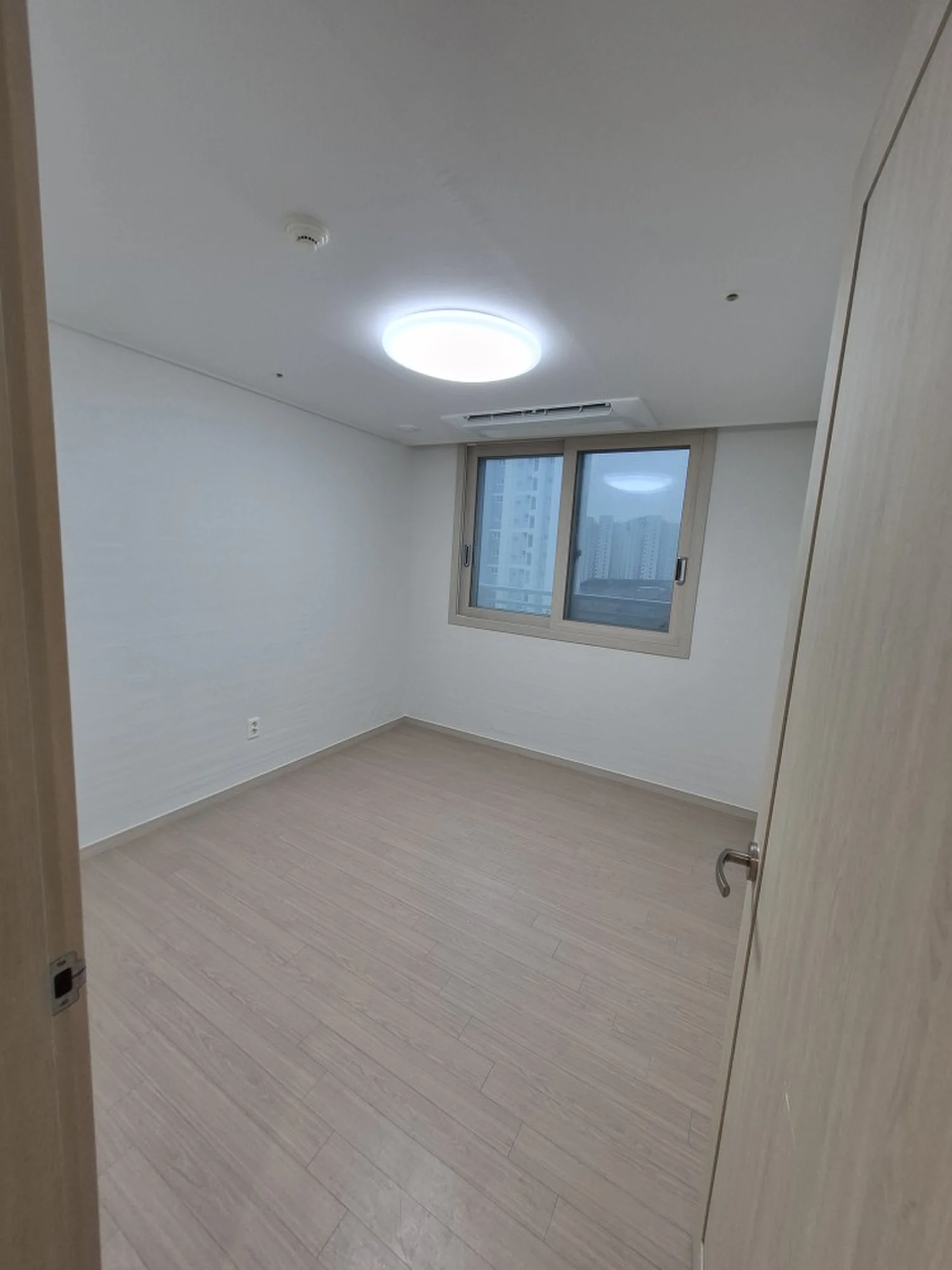 일산 덕양구 29평아파트 필름시공 실크도배 현장 사진